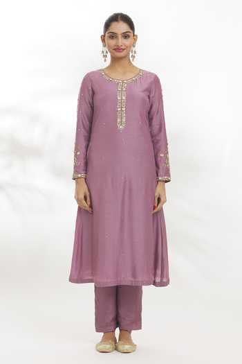 Samyukta Singhania_Purple Chanderi Silk, Chanderi, Chiffon Beads, Placement Embroidered Kurta Set _at_Aza_Fashions