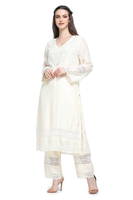 Shruti Sancheti White Silk Lace, Pearls V-neck Florid Embellished Straight Kurta Pant Set at Aza Fashions Shruti Sancheti_White Silk Lace, Pearls V-neck Florid Embellished Straight Kurta Pant Set _at_Aza_Fashions