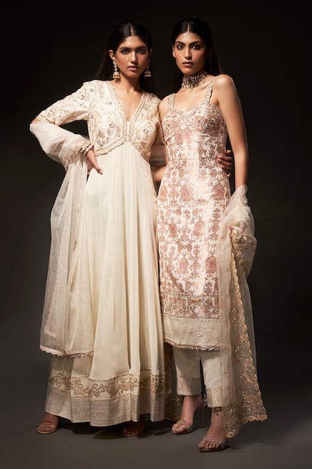 Shop Kavitha Gutta White Pure Raw Silk Embroidered Sequin Floral Zardozi Anarkali With Dupatta Online at Aza Fashions Shop_Kavitha Gutta_White Pure Raw Silk Embroidered Sequin Floral Zardozi Anarkali With Dupatta _Online_at_Aza_Fashions
