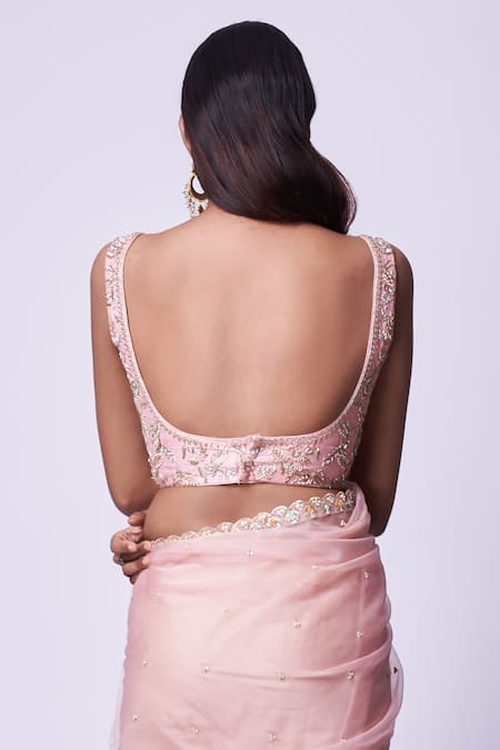 Kavitha Gutta Embroidered Saree With Blouse 