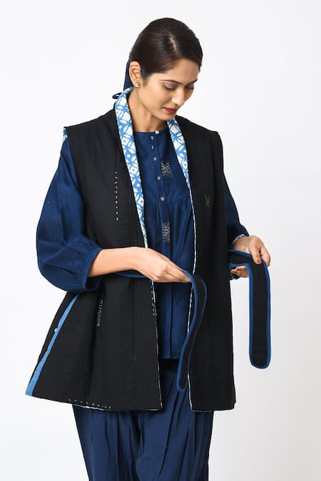 Buy_JAYATI GOENKA_Black Cotton Embroidery Shawl Neck Noir Quilted Jacket With Belt _Online_at_Aza_Fashions
