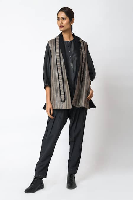 JAYATI GOENKA_Grey Cotton Embroidery Shawl Neck Chairo Jacket With Belt _Online_at_Aza_Fashions