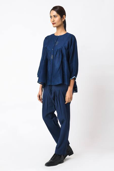 Buy_JAYATI GOENKA_Blue Chanderi Silk Embroidery Round Neck Three Quarter Sleeve Top _Online_at_Aza_Fashions