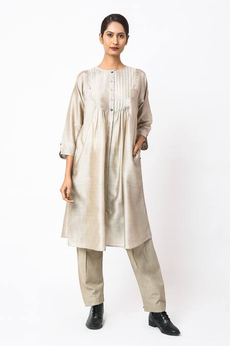 Buy_JAYATI GOENKA_Beige Linen, Chanderi Silk Embroidery Round Neck Latte Tunic With Trouser _Online_at_Aza_Fashions