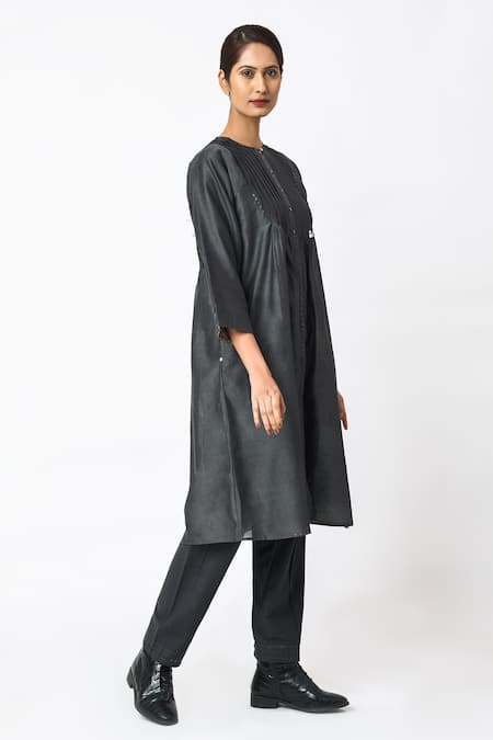 Shop_JAYATI GOENKA_Black Linen, Chanderi Silk Embroidery Round Neck Americano Tunic With Trouser _Online_at_Aza_Fashions
