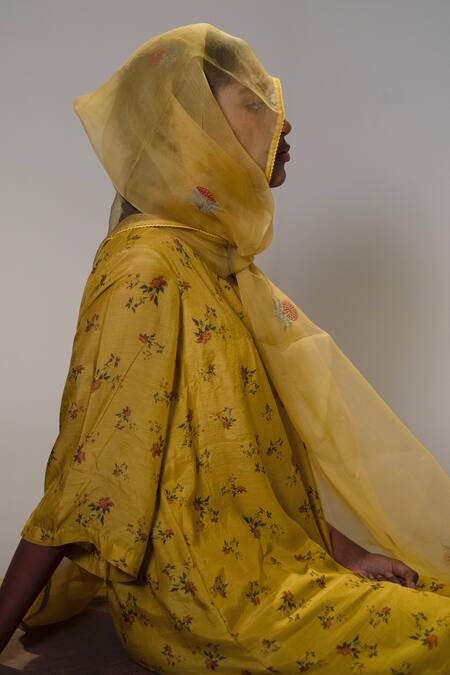 Dot_Yellow Cotton, Silk Round Neck Chintz Print Short Kurta And Pant Set _Online_at_Aza_Fashions