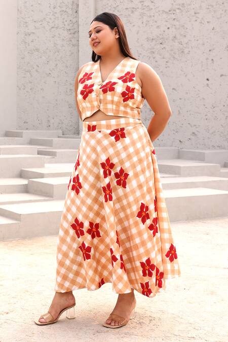 Buy Aapro Beige Cotton V-neck Checkered Waistcoat And Skirt Set Buy_Aapro_Beige Cotton V-neck Checkered Waistcoat And Skirt Set