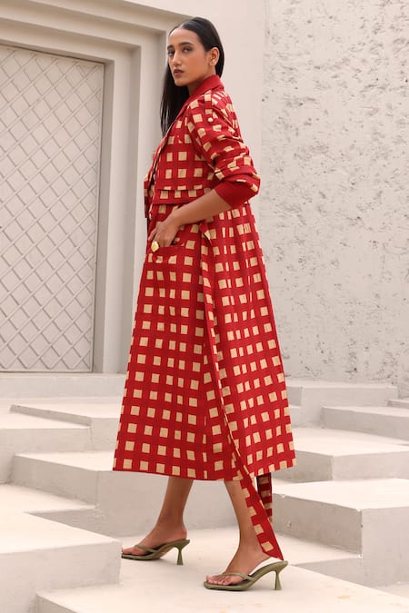 Buy_Aapro_Red Embroidery Collared Checkered Print Dress And Convertible Trench Coat _Online_at_Aza_Fashions