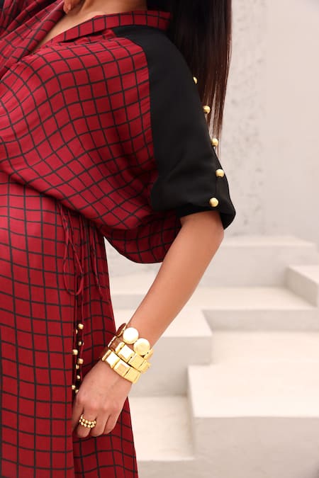 Shop_Aapro_Maroon Crepe Beads V-neck Piper Checkered Print Kurta And Flared Pant Set_Online_at_Aza_Fashions