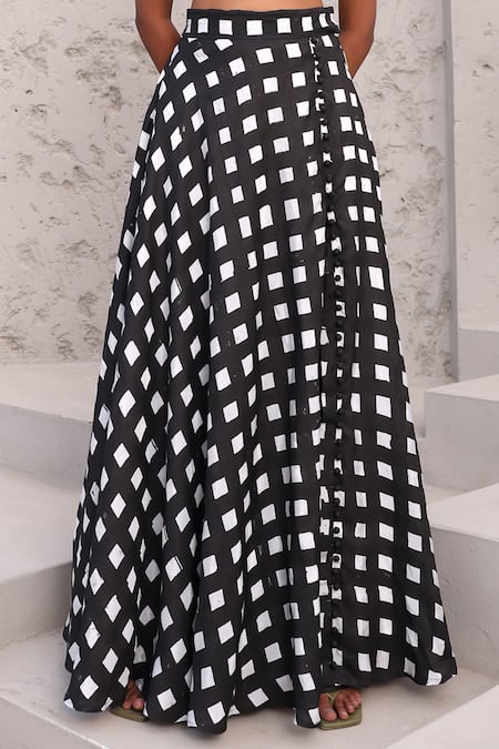 Buy Aapro Black Cotton Beads Sweetheart Neck Checkered Bustier And Skirt Set Online at Aza Fashions Buy_Aapro_Black Cotton Beads Sweetheart Neck Checkered Bustier And Skirt Set _Online_at_Aza_Fashions