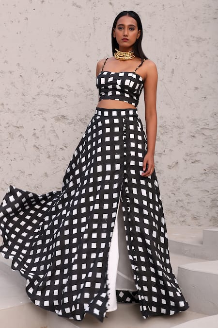 Shop_Aapro_Black Cotton Beads Sweetheart Neck Checkered Bustier And Skirt Set _Online_at_Aza_Fashions