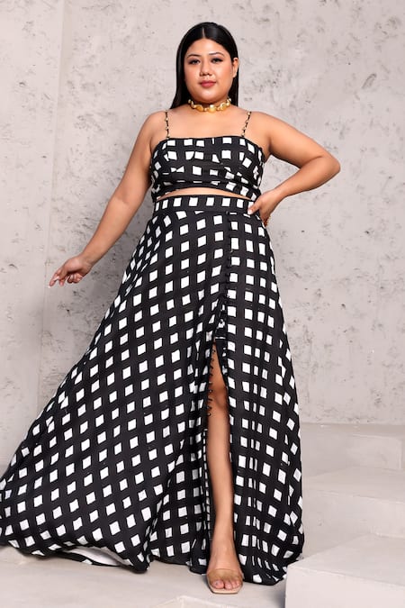 Aapro_Black Cotton Beads Sweetheart Neck Checkered Bustier And Skirt Set _at_Aza_Fashions
