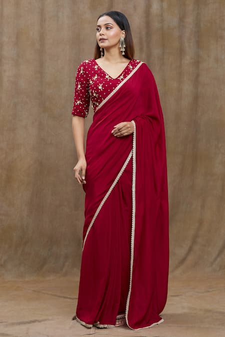 Nazaakat by Samara Singh Red Pure Chanderi Silk Hand Embroidered V Neck Saree With Floral Blouse