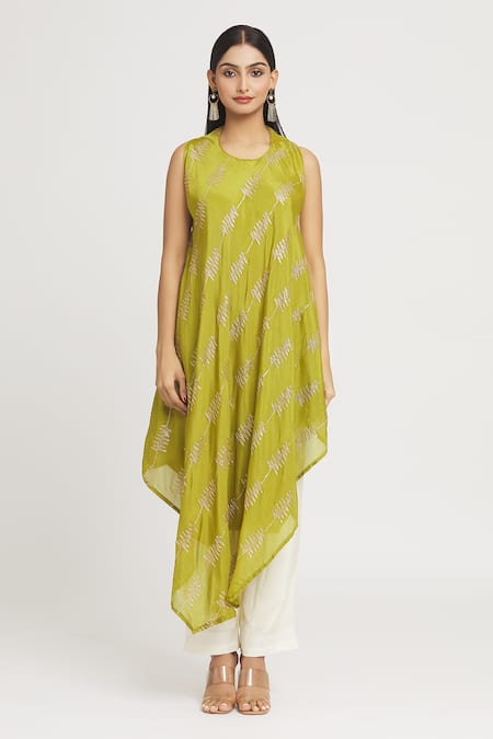 Label Lila_Green Georgette Sequins Round Neck Embellished Asymmetric Kurta _Online_at_Aza_Fashions