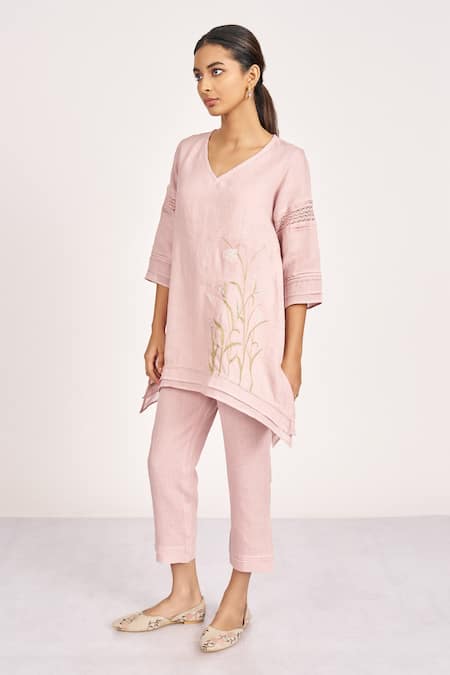 KAVERI Talia Thread Embroidered Tunic 