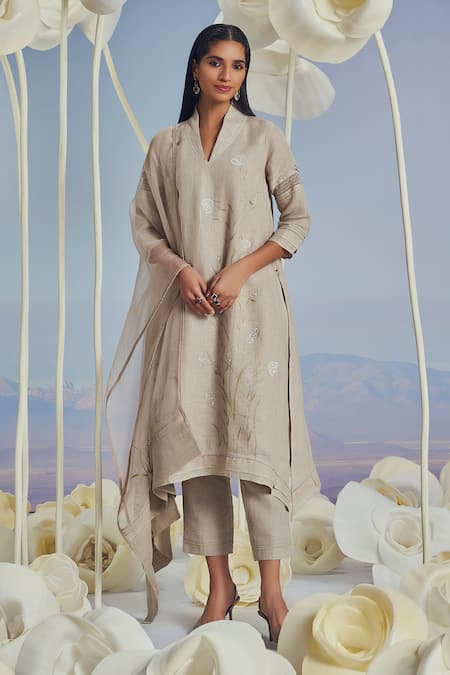 Kaveri Dew Drops Embroidered Tunic & Pant Set 