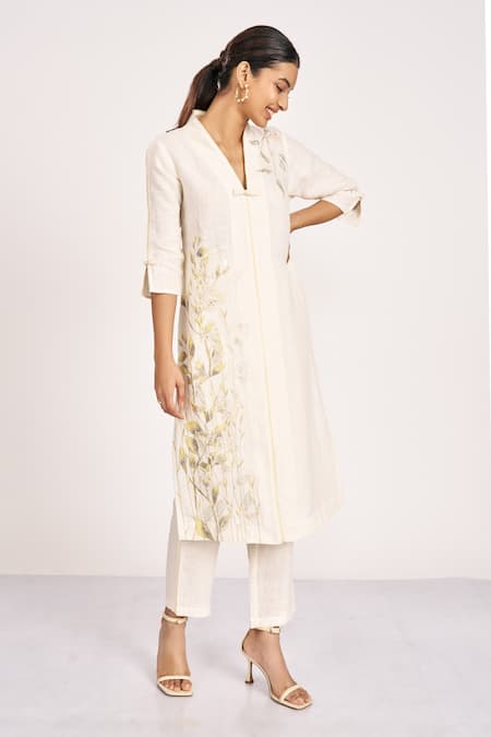 KAVERI Bamboo Grove Thread Embroidered Kurta 