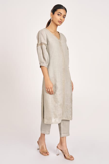 KAVERI Heart Strings Embroidered Linen Kurta 