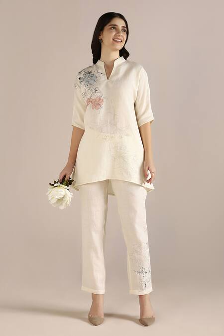 Kaveri Off White Linen Embroidery Collared Poppy Jane Top Online at Aza Fashions Kaveri_Off White Linen Embroidery Collared Poppy Jane Top _Online_at_Aza_Fashions