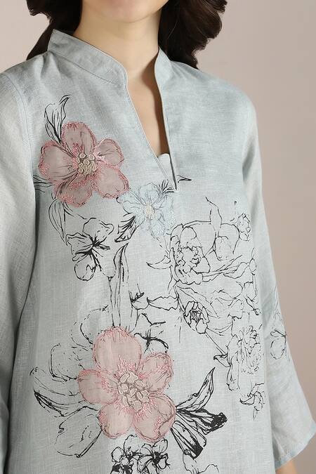 Buy Kaveri Blue Linen Embroidery Collared Poppy Fly Free Tunic Online at Aza Fashions Buy_Kaveri_Blue Linen Embroidery Collared Poppy Fly Free Tunic _Online_at_Aza_Fashions