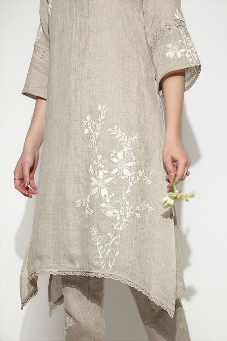 Kaveri_Beige 100% Linen Embroidered Thread V Neck Fly Free Tunic  _at_Aza_Fashions