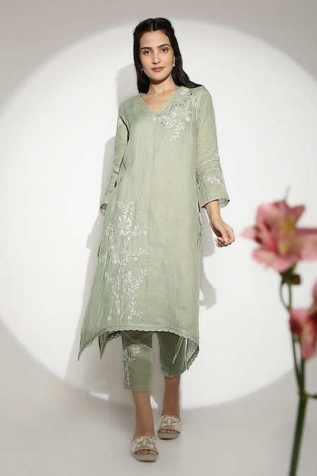 Kaveri Fly Free Floral Embroidered Tunic 