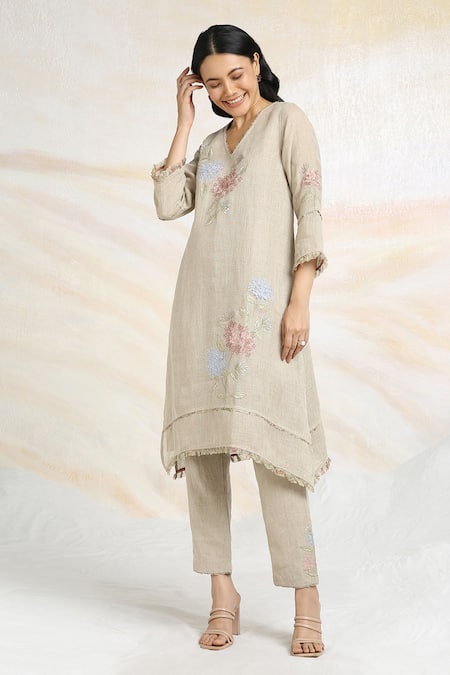Kaveri_Beige 100% Linen Printed And Embroidered Hydrangeas Fly Free Kurta  _Online_at_Aza_Fashions