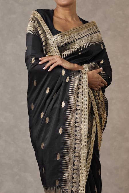 Masaba_Black Jacquard, Silk Haath Phool Pattern Saree With Unstitched Blouse Piece _Online_at_Aza_Fashions