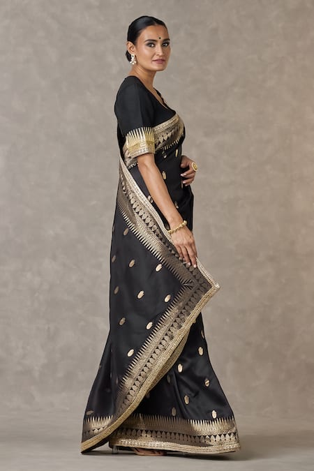 Buy_Masaba_Black Jacquard, Silk Haath Phool Pattern Saree With Unstitched Blouse Piece _Online_at_Aza_Fashions