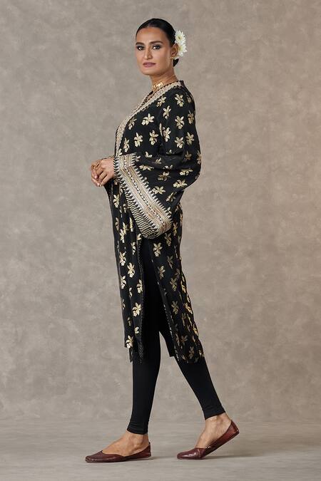 Buy_Masaba_Black Crepe, Silk Zari, Embroidery V-neck Cherrybloom Print Kurta _Online_at_Aza_Fashions