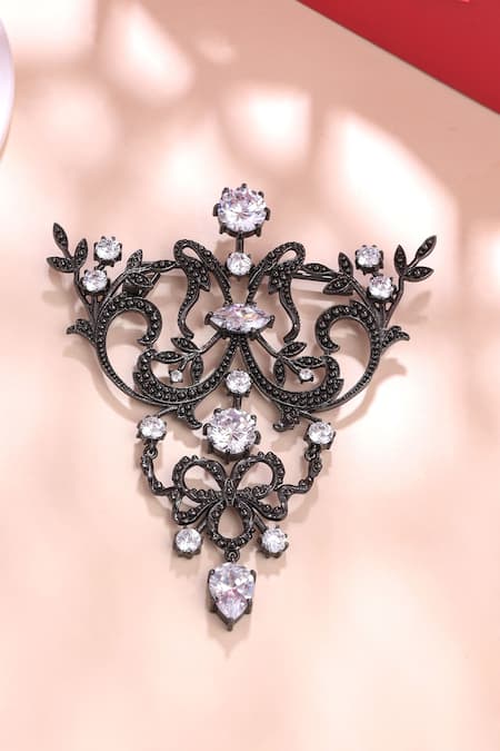 Cosa Nostraa Vintage Victorian Carved Brooch 