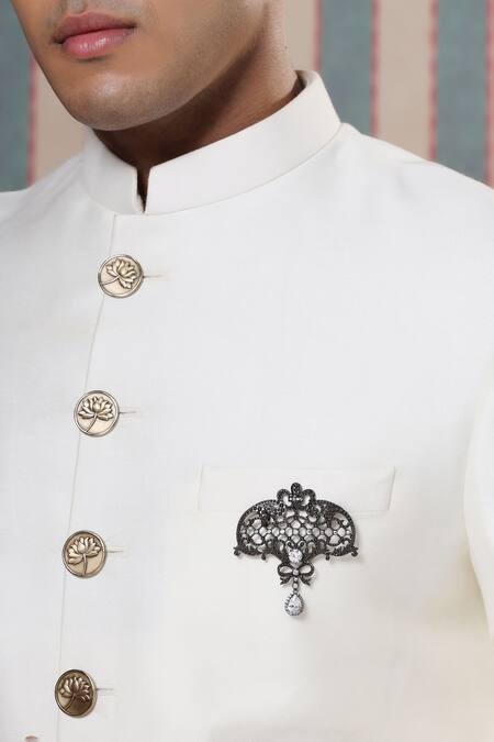 Cosa Nostraa_Grey Crystals Bow And Beauty Carved Brooch _Online_at_Aza_Fashions
