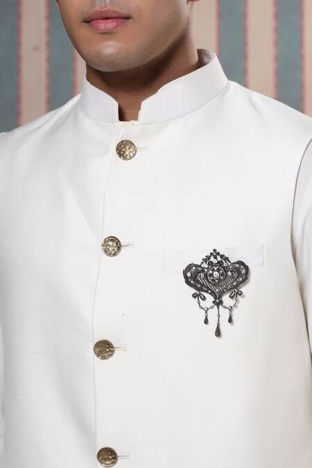 Cosa Nostraa_Grey Crystals Intricate Delight Embellished Brooch _Online_at_Aza_Fashions