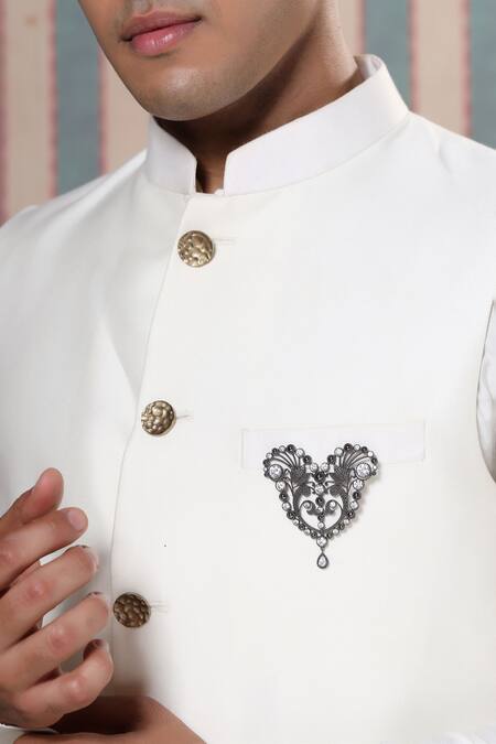 Cosa Nostraa_Grey Crystals Victorian Heart Embellished Brooch _Online_at_Aza_Fashions