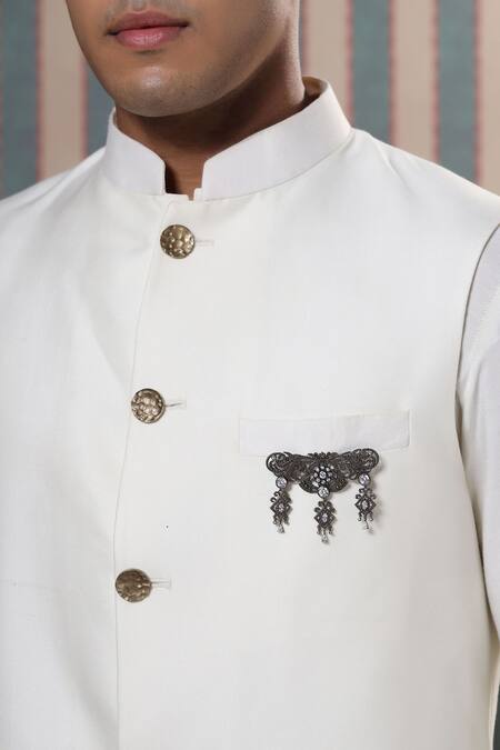 Cosa Nostraa_Grey Crystals Studded Symphony Embellished Brooch _Online_at_Aza_Fashions