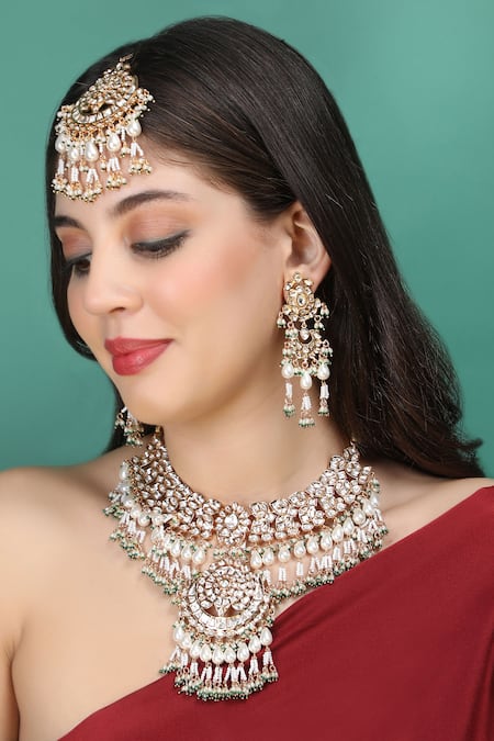 Auraa Trends Kundan Work Choker Necklace Set 