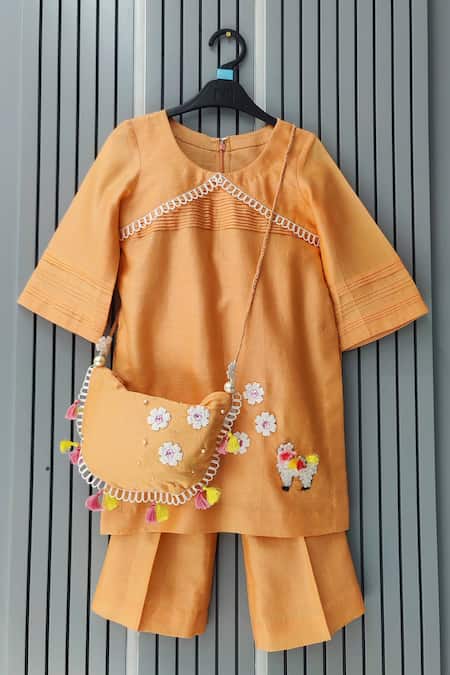 House Of Tushaom Lama Embroidered Kurta & Pant Set 