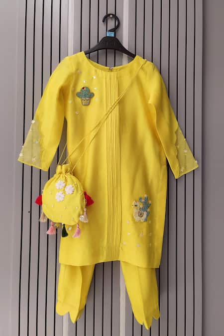 House Of Tushaom Yellow Hand Embroidered Kurta Set 