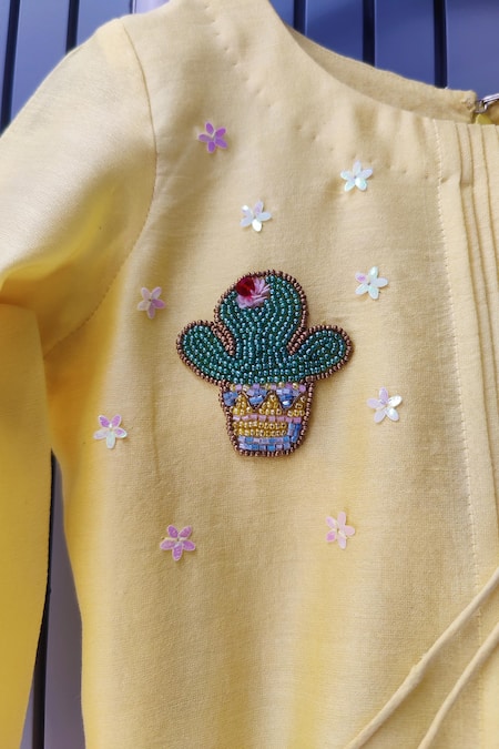 Shop_House Of Tushaom_Yellow Chanderi Silk, Net Beads, Embroidery, Tassels Hand Kurta Set _Online_at_Aza_Fashions