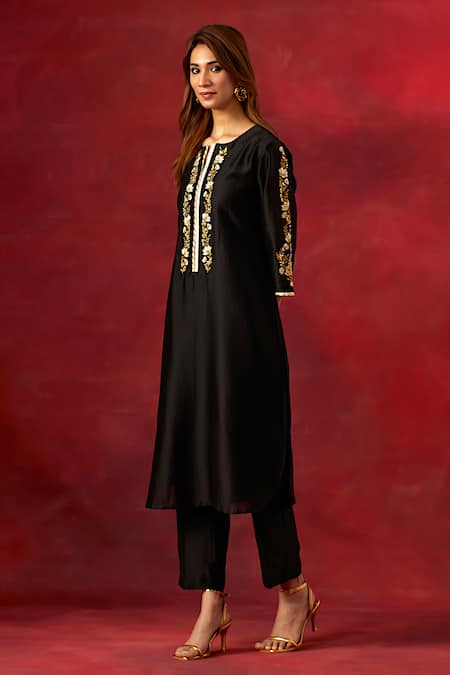 Buy_Anantaa By Roohi_Black Silk, Chanderi Sequins, Beads Round Neck Resham Work Yoke Kurta And Pant Set 
