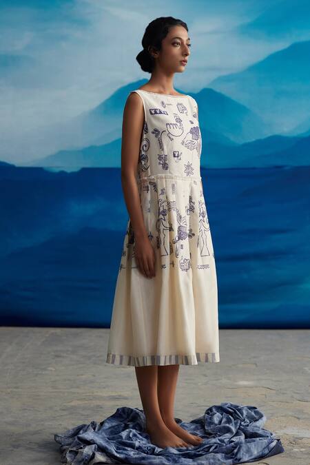 Ahmev_Ivory Chanderi, Cotton Embroidery Boat Neck Pema Knife Pleated Printed Dress _Online_at_Aza_Fashions