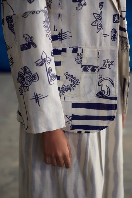 Shop Ahmev Ivory Chanderi, Cotton Embroidery Collared Harmony Patchwork Printed Jacket Online at Aza Fashions Shop_Ahmev_Ivory Chanderi, Cotton Embroidery Collared Harmony Patchwork Printed Jacket _Online_at_Aza_Fashions