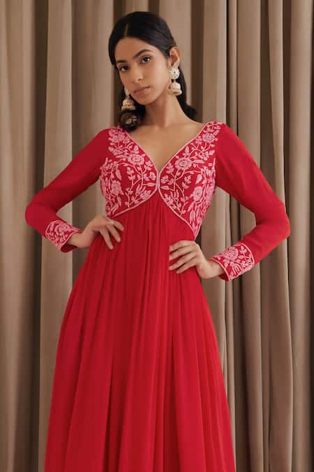 Harshita Singhvi Red Crepe, Organza Embroidery, Cut Work V-neck Anarkali With Dupatta at Aza Fashions Harshita Singhvi_Red Crepe, Organza Embroidery, Cut Work V-neck Anarkali With Dupatta _at_Aza_Fashions
