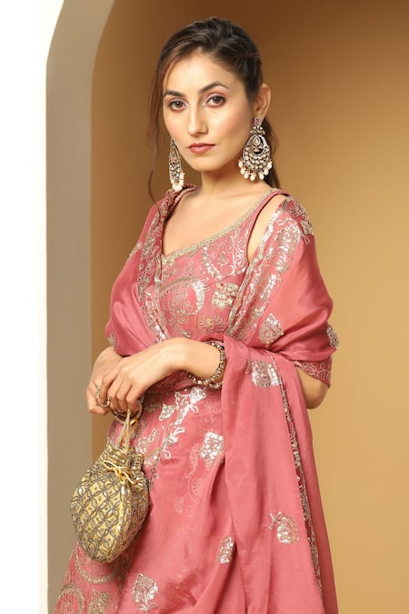 Meenagurnam Pink Chiffon Sequins Polo Collar Paisley Bloom Embroidered Kurta Sharara Set at Aza Fashions Meenagurnam_Pink Chiffon Sequins Polo Collar Paisley Bloom Embroidered Kurta Sharara Set _at_Aza_Fashions