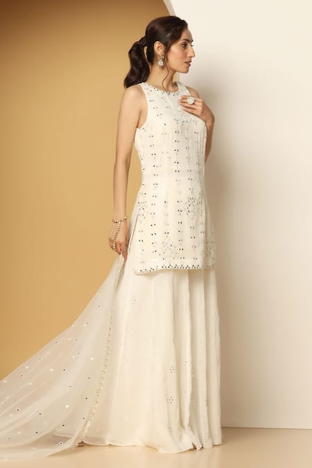 Buy Meenagurnam White Georgette, Net Cut Work, Mirrors, Embroidery Halter Neck Kurta Set Online at Aza Fashions Buy_Meenagurnam_White Georgette, Net Cut Work, Mirrors, Embroidery Halter Neck Kurta Set _Online_at_Aza_Fashions