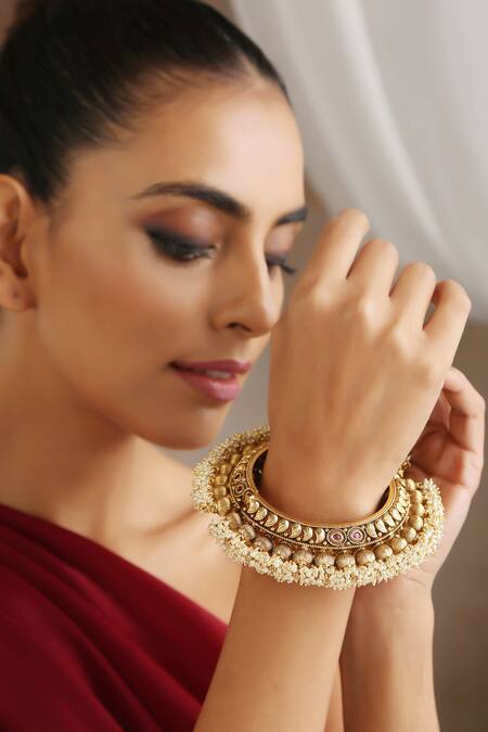 Buy_Swabhimann_Gold Plated Pearls Embellished Temple Work Kada _Online_at_Aza_Fashions