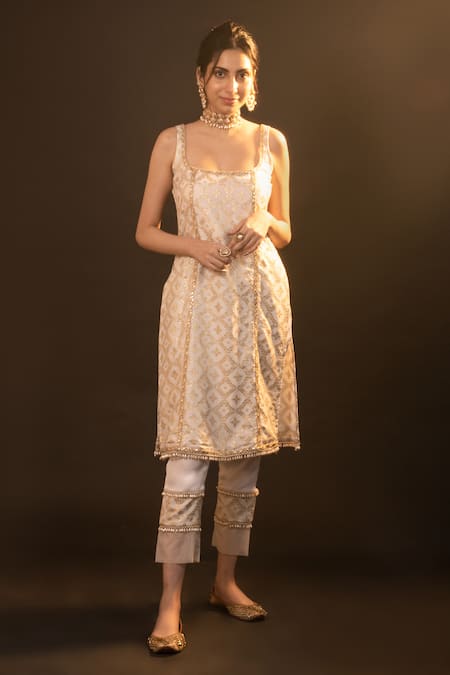 Monk & Mei By Sonia Anand_White Brocade, Chiffon Pearls Square Neck Eloise Checkered Woven Kurta Set _Online_at_Aza_Fashions