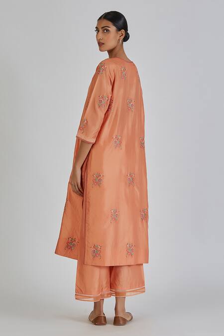 Shop Lajjoo C Peach Silk Embroidery Floweret Round Neck Resham Kurta With Palazzo at Aza Fashions Shop_Lajjoo C_Peach Silk Embroidery Floweret Round Neck Resham Kurta With Palazzo _at_Aza_Fashions