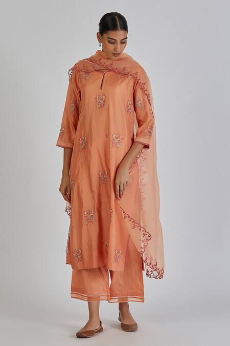 Lajjoo C Peach Silk Embroidery Floweret Round Neck Resham Kurta With Palazzo Online at Aza Fashions Lajjoo C_Peach Silk Embroidery Floweret Round Neck Resham Kurta With Palazzo _Online_at_Aza_Fashions