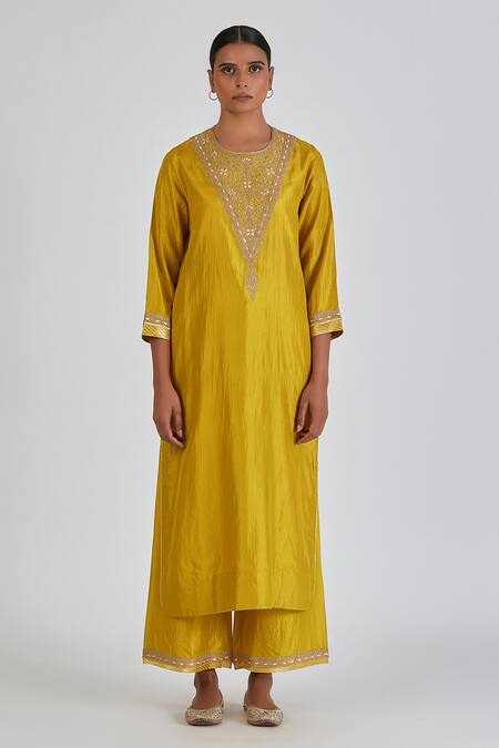 Shop Lajjoo C Yellow Silk Embroidery Zardozi Round Amisha Mughal Fleur Kurta With Palazzo Online at Aza Fashions Shop_Lajjoo C_Yellow Silk Embroidery Zardozi Round Amisha Mughal Fleur Kurta With Palazzo _Online_at_Aza_Fashions